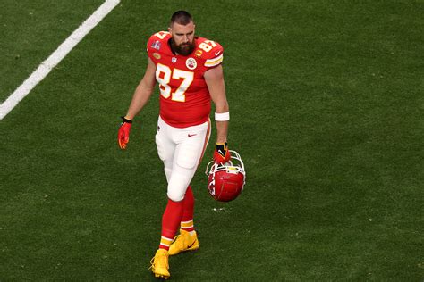 Chiefs TE Travis Kelce 'extremely grateful' for new deal | Reuters