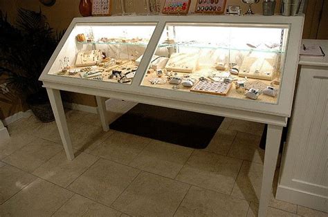 Jewelry Display Case | Diy jewelry display, Diy display, Jewerly ...