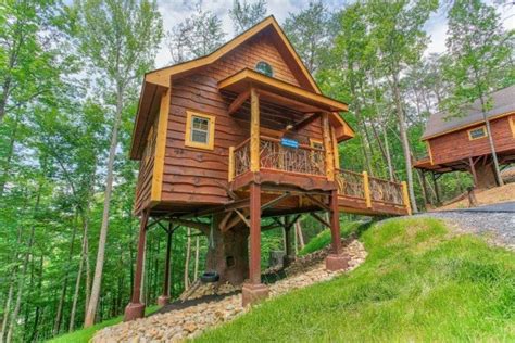 Pigeon Forge Treehouse in Sevierville w/ 1 BR (Sleeps6)