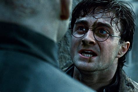 'Harry Potter Deathly Hallows 2' Movie Scenes - The Blade