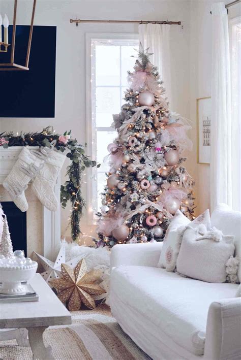 30+ Pink Theme Christmas Tree - DECOOMO