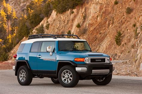 2014 Toyota FJ Cruiser Continues the Tradition - autoevolution