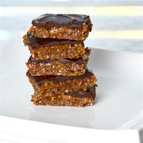 Turtle Squares (aka Chocolate Caramel Bars) - Eat 2 Run