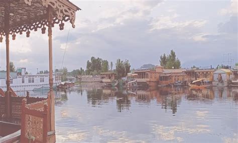 Kashmir Houseboat Tour (3 Nights 4 Days) - Houseboat Ambassador