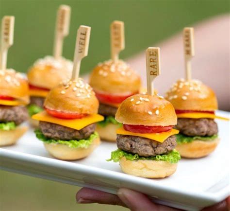 mini cheeseburgers | Appetizers for party, Mini cheeseburger, Bite size food