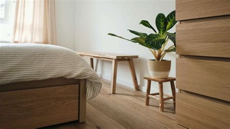 10 Essential Items for a Minimalist Bedroom