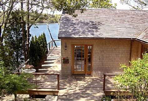 Oak Bluffs Rental Luxury Waterfront 4 BD Oak Bluffs Beach Home Lagoon ...