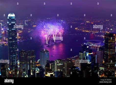 Hong Kong fireworks in Chinese New Year Stock Photo - Alamy