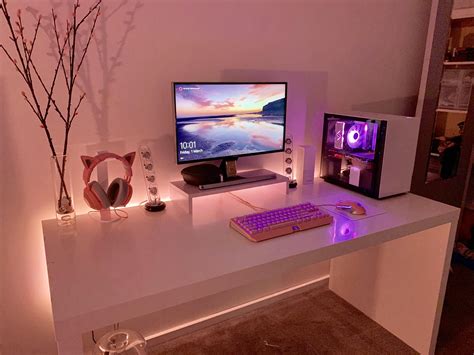 how much pink is too much pink? Gamer Setup, Gaming Room Setup, Pc Setup, Gaming Chair, Bedroom ...