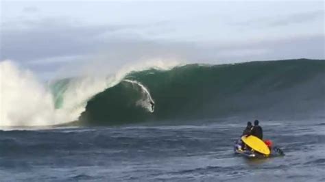 Justine Dupont I Big Wave Surfing I 1st session at Mullaghmore ...