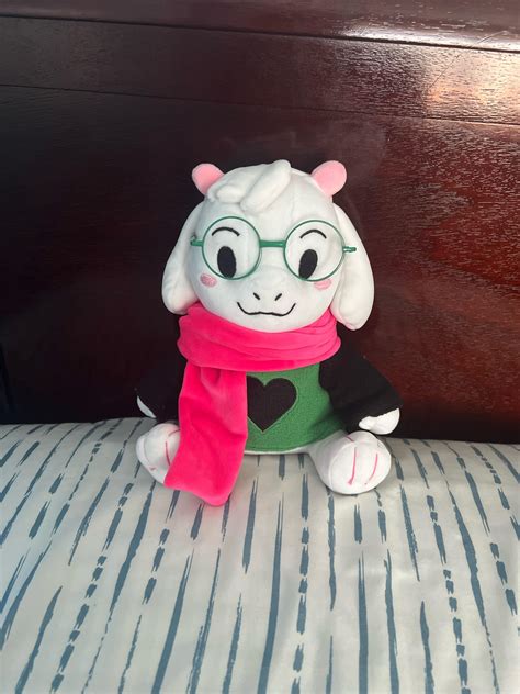 The Ralsei plush I got around 4 days ago: : r/ralsei