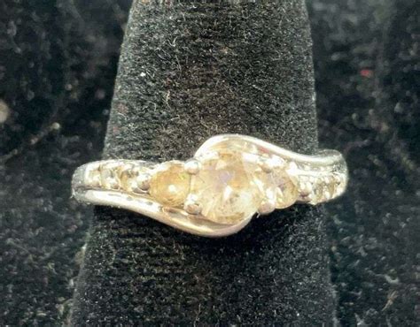 Sterling silver ring size 7 - Hash Auctions