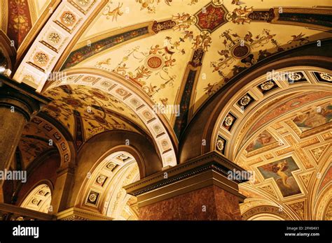 The interior of the opera house in Budapest Stock Photo - Alamy