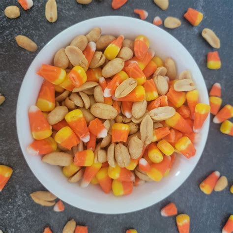 Candy Corn and Peanuts Snack Mix - Tammilee Tips