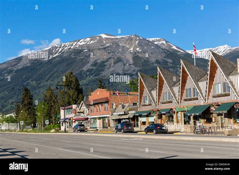 Canada, Alberta, Rocky Mountains, Jasper National Park, Jasper, view to ...