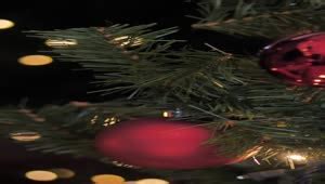 Free Video Stock the spheres of a christmas tree Live Wallpaper