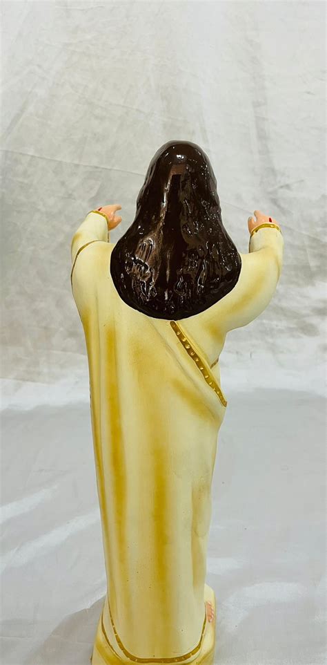 18 Inch Fiber Sacred Heart Jesus Statue - la corona del rosario