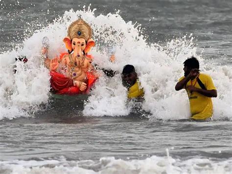 Ganesh Visarjan processions in full swing in Maharashtra as 10-day ...