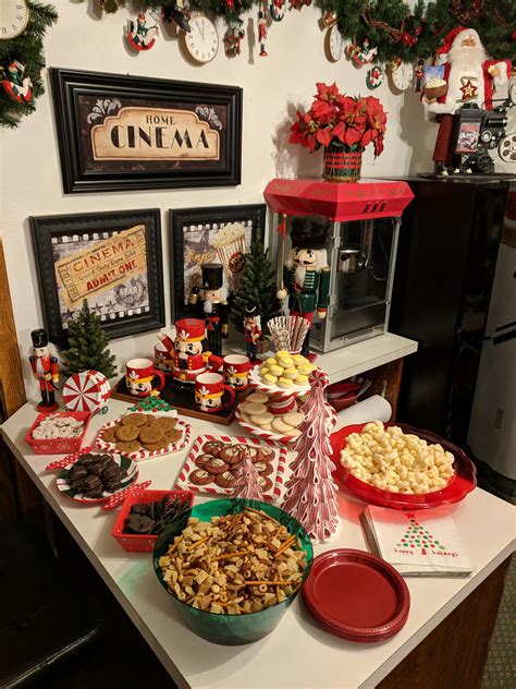 My Mom's Christmas dessert table is next level. : r/Baking