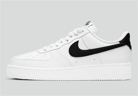 【において】 ヤフオク! - Nike Air Force 1 Low '07 "White" 26... をしている