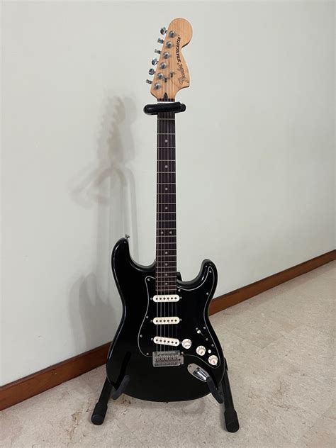 Fender Deluxe Roadhouse Stratocaster, Hobbies & Toys, Music & Media ...