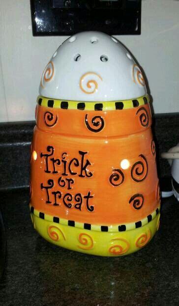 Love the Candy Corn Scentsy Burner / 2013 | Halloween scentsy, Scentsy ...