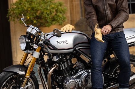 The Norton Commando 961 Is Unique, Beautiful And Rather Tasty