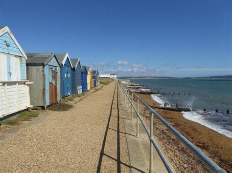 Milford-on-sea Beach - Hampshire | UK Beach Guide