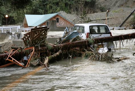 GALLERY: Typhoon Lan wreaks havoc across Japan