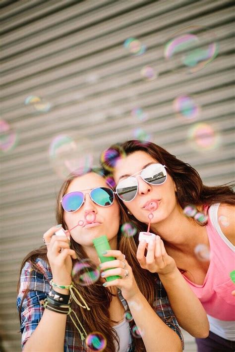 Cute Ways To Take Pictures With Your Best Friend Bff Pics, Photos Bff ...