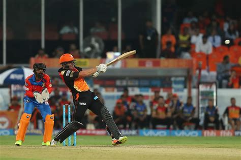 Moises Henriques lays into a pull | ESPNcricinfo.com