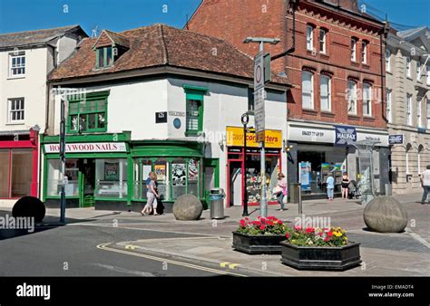 Andover, Shops High Street, Hampshire, England Stock Photo - Alamy