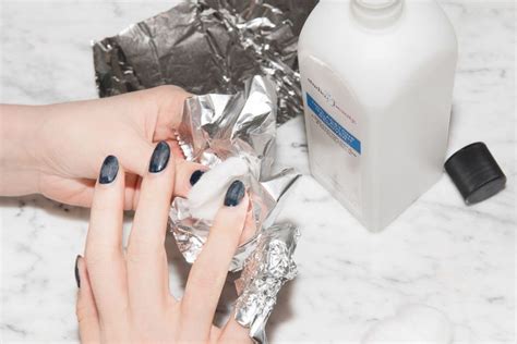 How To Remove Gel Nail Polish (With And Without Acetone) DIY WAYS? - Cosmetic News