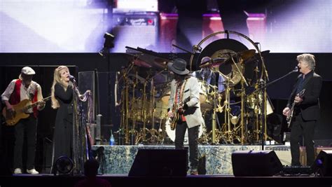 Fleetwood Mac News: REVIEW Fleetwood Mac Live in Sydney Aug 15, 2019