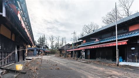 EXPLORING ABANDONED EVACUATED JAPANESE GHOST TOWN IN JAPAN LEFT ...