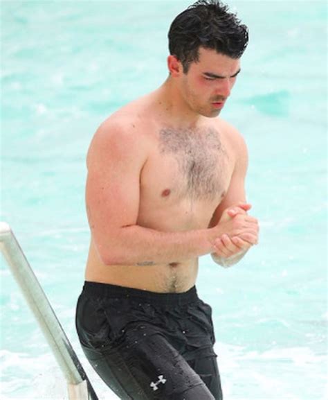 Alexis_Superfan's Shirtless Male Celebs: Joe Jonas shirtless in Australia