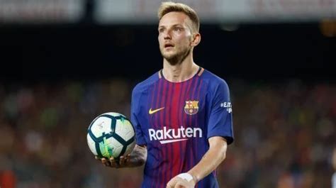 Transfer: Manchester United set to sign Barcelona midfielder - Daily ...