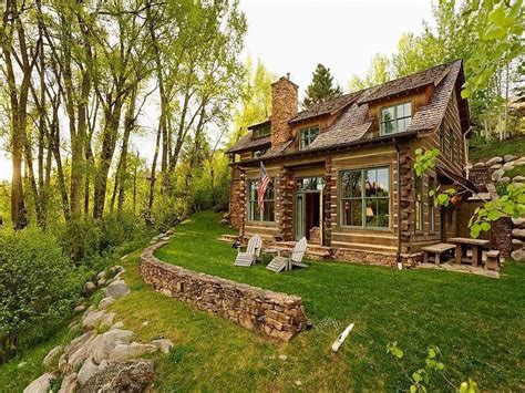 Cozy Cabin in the Woods