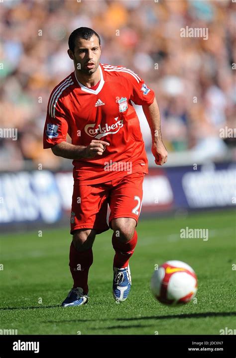 JAVIER MASCHERANO LIVERPOOL FC KC STADIUM HULL ENGLAND 25 April 2009 ...