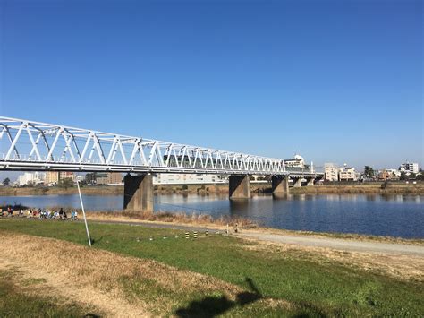 train-bridge-tama-river-bass-fishing-tokyo-japan