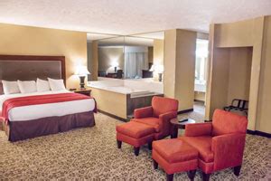 Grand Oaks Hotel in Branson, MO | Branson Hotel Rooms