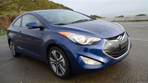 2013 Hyundai Elantra Coupe SE review: Handsome Hyundai soured by sport ...