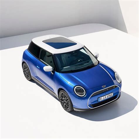 2025 Mini Cooper Electric Has More Power and Range, Same Cute Looks