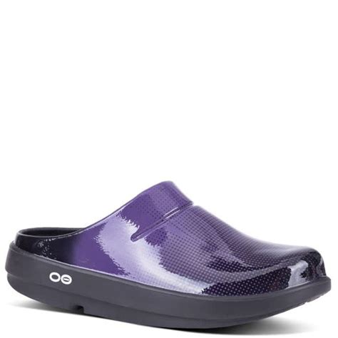 OOFOS Women's Oocloog Geo Casual Clogs - Purple | elliottsboots