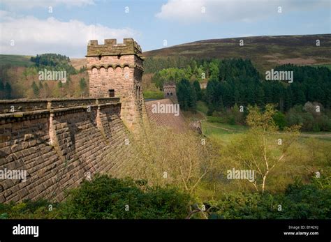 Ladybower Dam Derwent Valley Peak District Derbyshire England UK Stock ...