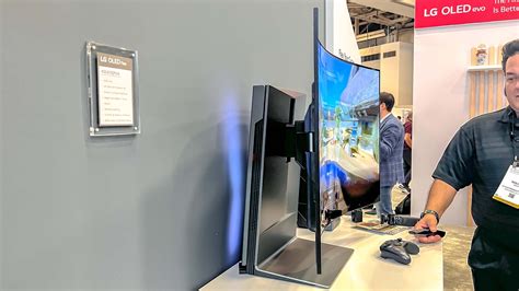 LG OLED Flex hands-on: This bendable TV looks amazing for gaming | Tom ...