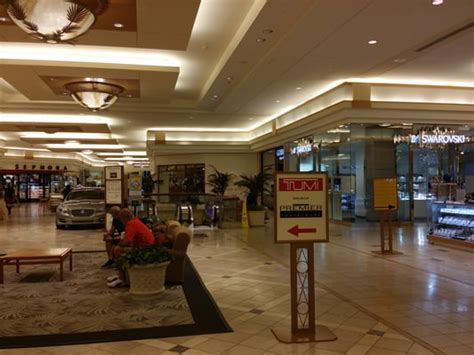 Galleria At Fort Lauderdale - 40 Photos - Shopping Centers - Fort ...