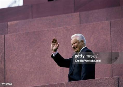 296 Boris Yeltsin 1995 Stock Photos, High-Res Pictures, and Images ...