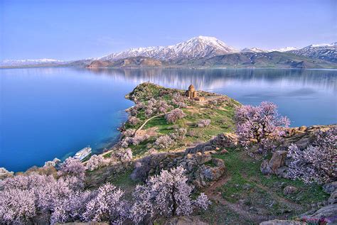 Lake Van in Eastern Turkey : Turkey Travel Blog