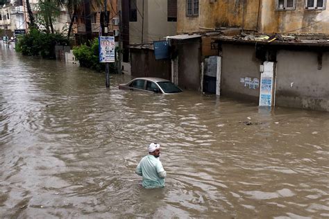 Tackling the urban flooding menace: Why does Karachi flood every year ...